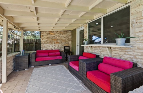 Austin House | Long Term Urban Oasis w/Pool, Gym, detach Office