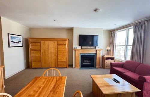 Stratton Mountain Hotel | Long Trail House 459