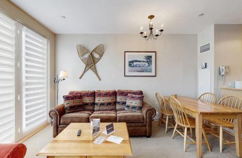 Stratton Mountain Hotel | Long Trail House 459