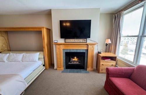 Stratton Mountain Hotel | Long Trail House 459