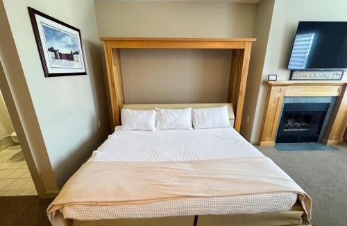 Stratton Mountain Hotel | Long Trail House 459