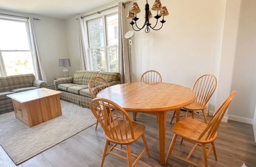 Stratton Mountain Hotel | Long Trail House South Wing 2B2B Condo