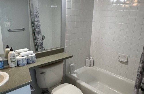 Stratton Mountain Hotel | Long Trail House South Wing 2B2B Condo