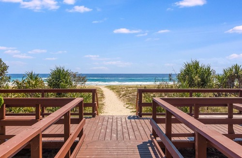 Bilinga Apartment | Longbeach 11 - Bilinga/North Kirra Beachfront