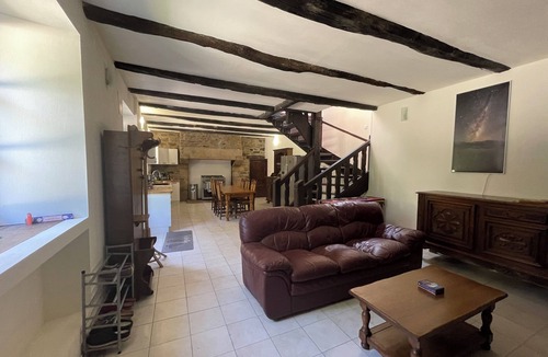 Ploumilliau House | Longere bretonne, quiet countryside 3 km from St Michel en Greve beach.