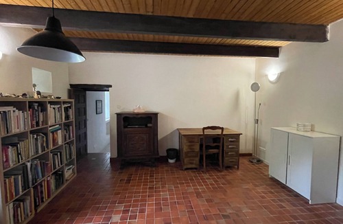 Ploumilliau House | Longere bretonne, quiet countryside 3 km from St Michel en Greve beach.