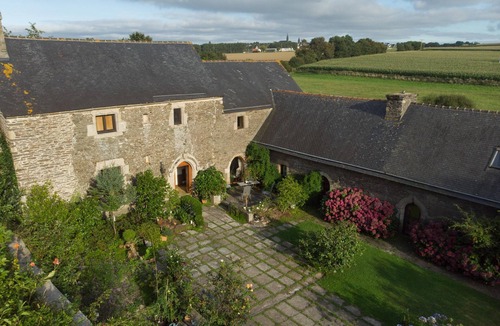 Taule Cottage | Longère of a manor of XVème between sea and nature in Bay of Morlaix in Taulé