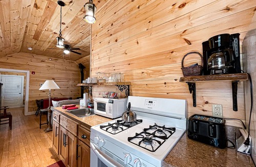 Meacham Cabin | Longfellow a Traditional Cabin