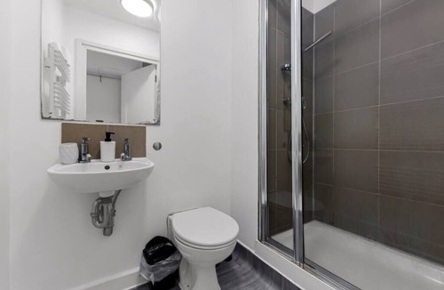 Ealing Apartment | Longfield · Central 2 bedroom Flat in Ealing Broadway