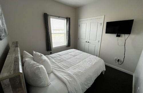 Loving Hotel | Longhorn Flats