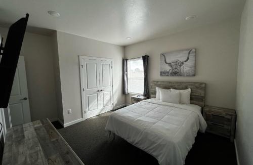 Loving Hotel | Longhorn Flats