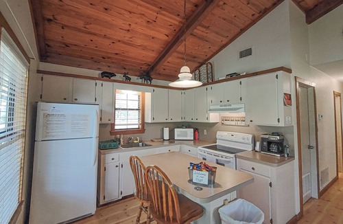 Edom House | Longhorn Lake House - Arcridgeranchresort.com