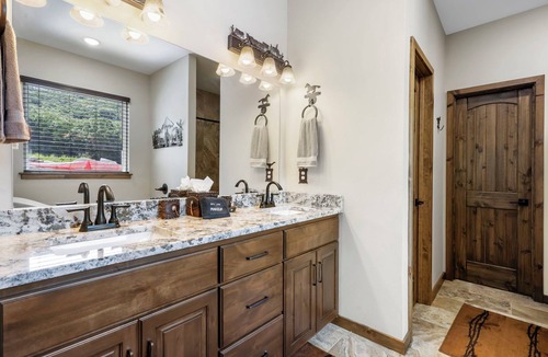 Hollister Cabin | Longhorn Lodge - Private Swimming Pool & Hot Tub, Pool Table - Pet Friendly!