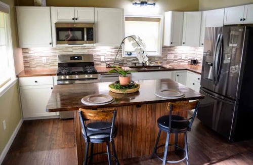 Jeddo Cabin | Longhorn Lodge