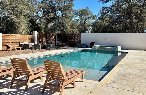 Elgin Cottage | Longhorn Ranch Casita