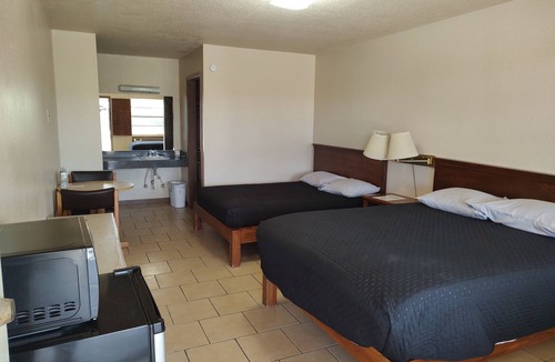 Alpine Hotel | Longhorn Ranch Motel - Standard Room