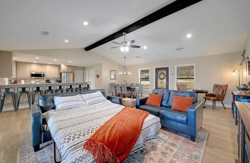 Seguin House | Longhorn River Ranch