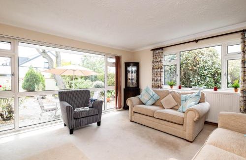 Rock House | Longhouse Bungalow