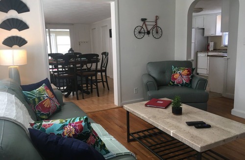 Longmeadow House | Longmeadow Ma 3 Bedroom Ranch