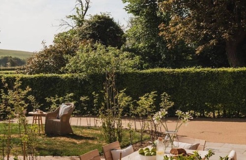 Beckhampton House | Longstones Avebury – Ridgeway