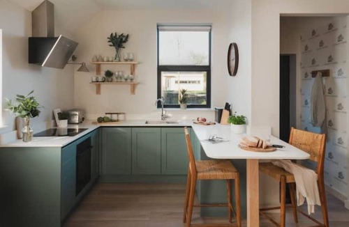 Beckhampton House | Longstones Avebury – Adam