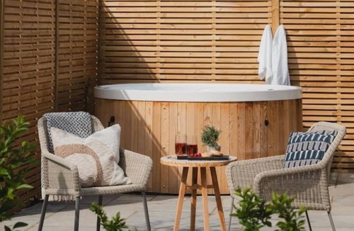 Beckhampton House | Longstones Avebury - Eve