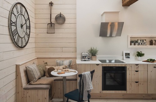 Beckhampton House | Longstones Avebury – Kennet