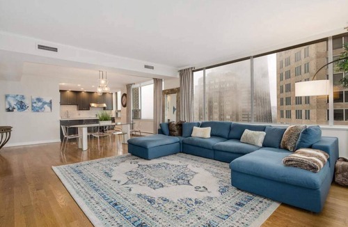 Downtown Chicago Condo | Longterm living in Chicago: 3BR Luxury Lakefront@Oak St Beach-pool, gym, decks