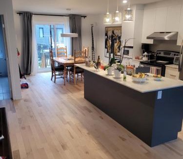 Longueuil House | Longueuil homestay 2026