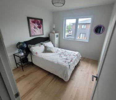 Longueuil House | Longueuil homestay