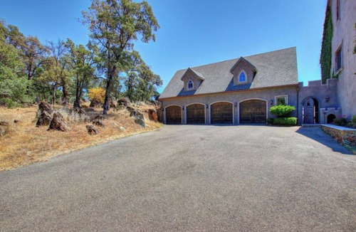 Auburn House | Longview Chateau Estate