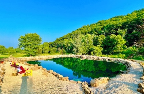 Harpers Ferry Cabin | Longview Lodge 6br w/Swimming Pond & Hot Tub