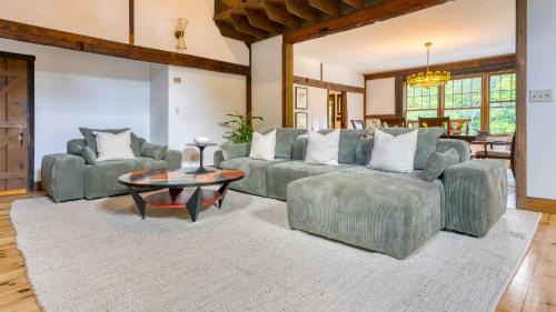 Clinton Corners House | Longview Pond Lodge by AvantStay