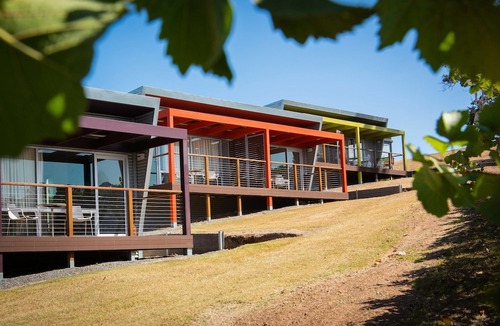 Macclesfield Hotel | Longview Vineyard