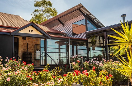 Macclesfield Hotel | Longview Vineyard