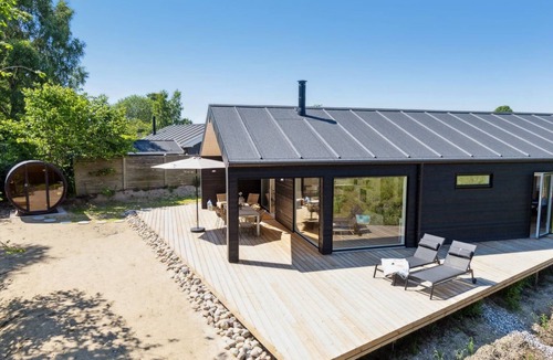 Knebel House | "Lonneke" - 450m from the sea by Interhome
