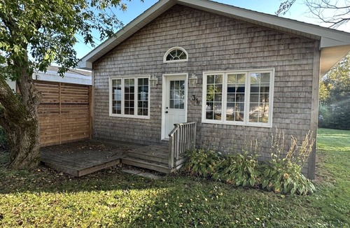 Pointe-du-Chene Cottage | Lonsdale Cottage