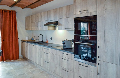 Sainte-Livrade-sur-Lot Apartment | Look forward to an unforgettable vacation in this comfortable apartment in an ideal location!