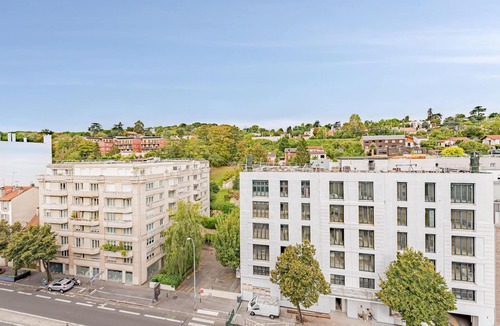 Chaville Apartment | Look forward to a relaxing vacation in this cozy vacation apartment.