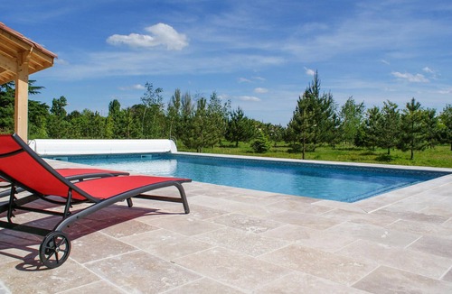 Gontaud House | Look forward to a vacation in beautiful surroundings in this vacation home with pool.