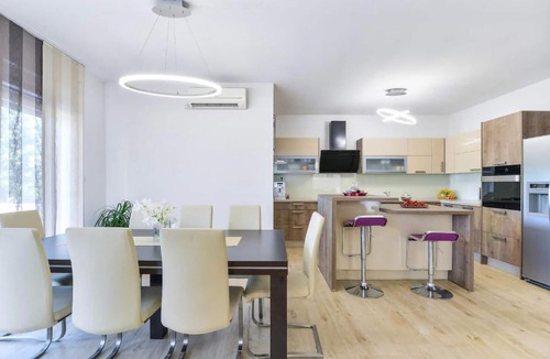 Pristeg House | Look forward to a wonderful vacation in this attractive vacation home with pool.