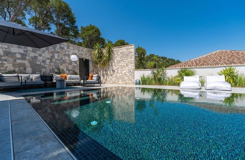 Tkon House | Look forward to this dreamlike villa with sea view, which leaves nothing to be desired!