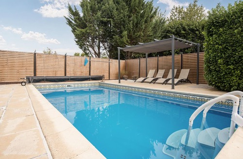 Nanclars House | Look forward to wonderful vacations in this accommodation with a shared pool.