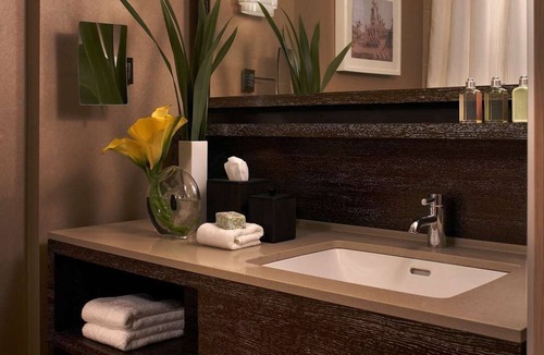 Downtown Chicago Hotel | Look No Further! 2 Stylish King Units! Pet-Friendly, Walk to Riverwalk & Dining