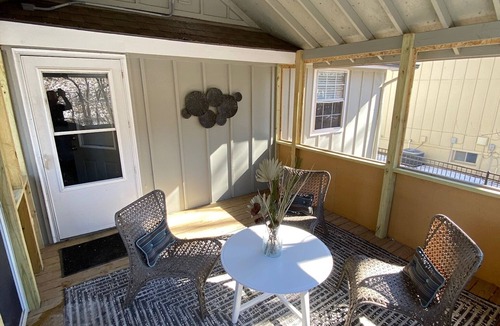Olathe House | Look No Further! Cool Cape Cod-3 BR-2.5 Bath