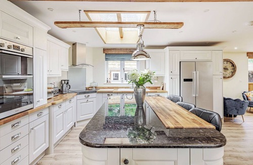 Bedford Cottage | Look no further than this perfect holiday property for your next stay with family and friends.