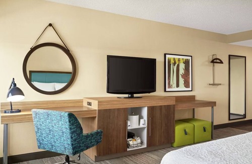 South Portland House | Look No More! 3 Comfortable Units, Free Breakfast, Pets Allowed!