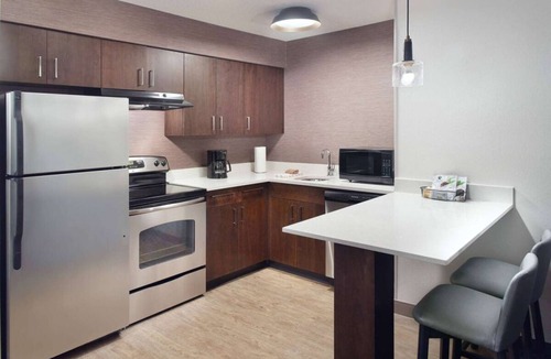 Cary Hotel | Look No More! Full Kitchen, Free Breakfast, Swimming Pool, Pets are Allowed!
