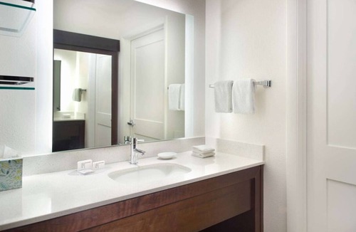 Cary Hotel | Look No More! Full Kitchen, Free Breakfast, Swimming Pool, Pets are Allowed!