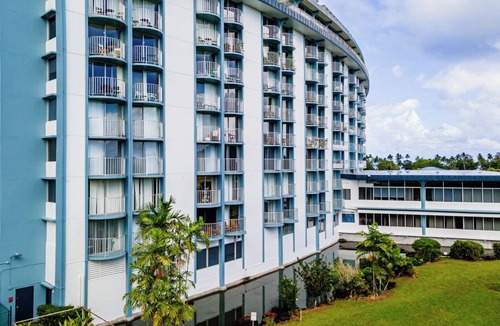 Hilo Condo | LOOK! Studio Condo in Downtown Hilo: Lagoon Views, Pool, AC
